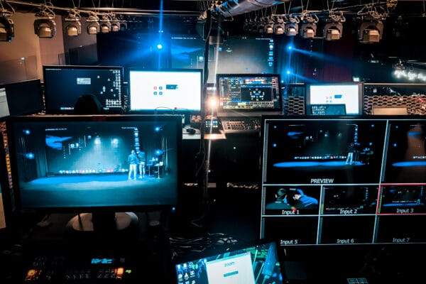Live_Streaming_Event_-_cellular-meeting.jpg
